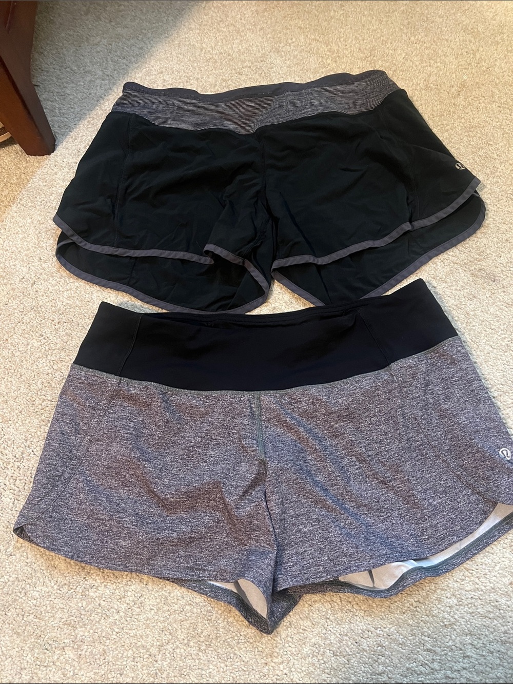 lululemon athletica Women’s Athletic Shorts - Black & Heather Gray Size 8